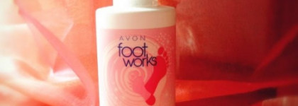 Avon foot works Охлаждающий лосьон-спрей для ног "Цитрус и мята"