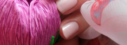 Весенняя нежность с лаком Avon "Гель-эффект" Gel Finish Nail Enamel - оттенок из новой шиммерной коллекции Яркое мерцание/Sheer Shimmer