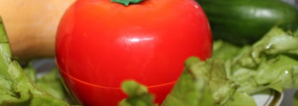 Маска для лица Tony Moly Tomatox magic white massage Pack - фотошоп в помидорке