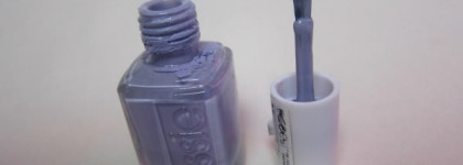 Покажи мне первые цветы с OPI и Essie