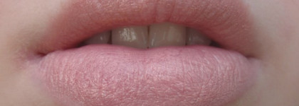 Капризуля MAC Lipstick в оттенке Hue