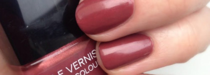 Chanel Le Vernis Nail Colour #579 Paparazzi
