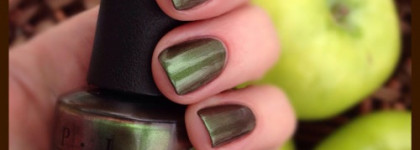 OPI Green On The Runway