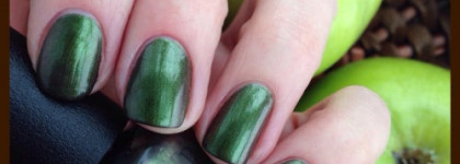 OPI Green On The Runway