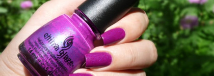 China Glaze Nail Lacquer With Hardeners - №1011 Flying Dragon
