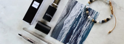 Увлажняющая помада Zoya "Tommy"