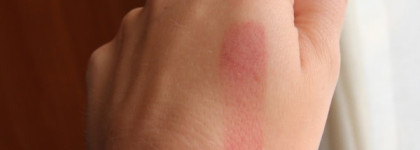 Chanel Rouge Coco Hydrating Creme Lip Colour в оттенке  № 19 Gabrielle