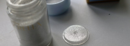 Я надену все лучшее сразу с MAC x Cinderella Reflects Pearl Glitter