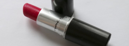 Такие похожие и такие разные MAC Retro Matte Lipsticks All Fired Up & Relentlessly Red