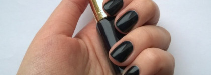 L'oreal Color Riche Long-Wearing Nail Polish  701. Midnight Mistress