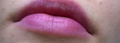 Новый черный: The Body Shop Lip & Cheek Velvet Stick in 50 Poppy Universal