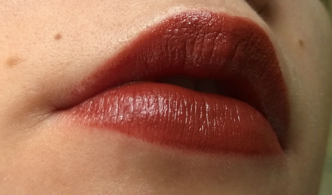 Встречаем осень с Avon Ultra Colour Rich Moisture Seduction Lipstick в оттенке Buttered Rum