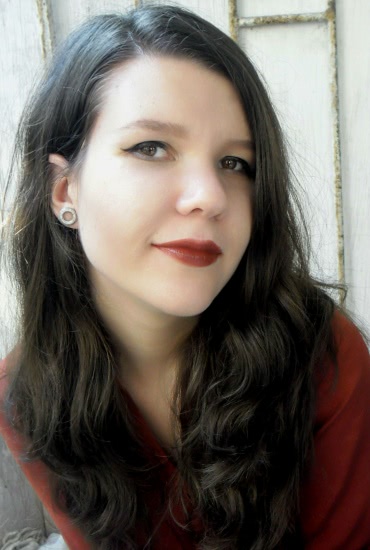 Встречаем осень с Avon Ultra Colour Rich Moisture Seduction Lipstick в оттенке Buttered Rum