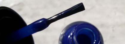 Чистое синее небо: Oh My Gosh Nail Laquer in 009 Cobalt Blue