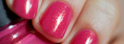 China Glaze Nail Lacquer with hardeners 80224 Strawberry Fields