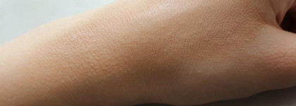 Тональный крем Maybelline Affinimat SPF 17 в компании со средством под глаза Benefit ooh la lift