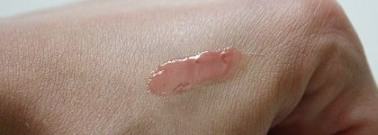 Один в поле воин или Clinique Superbalm Moisturizing Gloss в оттенке 08 ginger