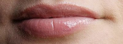 Один в поле воин или Clinique Superbalm Moisturizing Gloss в оттенке 08 ginger