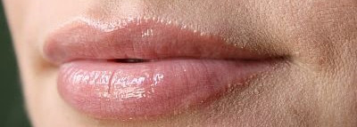 Один в поле воин или Clinique Superbalm Moisturizing Gloss в оттенке 08 ginger