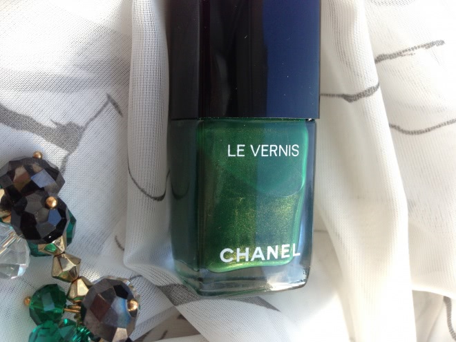 Chanel Le vernis longue tenue longwear nail colour Emeraude 536