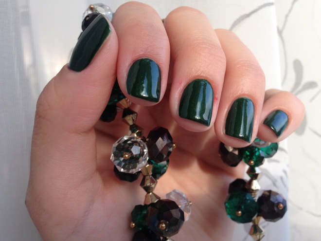 Chanel Le vernis longue tenue longwear nail colour Emeraude 536