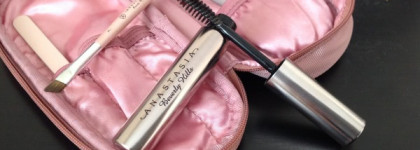 Anastasia Beverly Hills Brow Kit (набор для бровей) в оттенке Golden Blonde