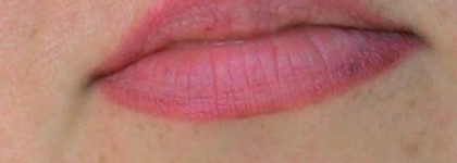 Осень с Beyu. Увлажняющая губная помада   Beyu Hydro Star Volume Lipstick 368 Mauve Light и карандаш Beyu Soft Liner for lips and more  573 Purpure Red