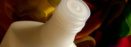 Отключили горячую воду? Выход есть! Collistar Ultra-Gentle Cleansing Milk и Collistar Cleansing Make-Up Remover Micellar Water