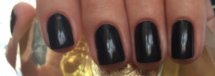 OPI Suzi skis the pyrenees