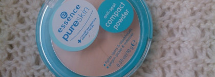 Пудра от Essence Pure Skin Anti-Spot Compact Powder в оттенке 01 Beige для проблемной кожи