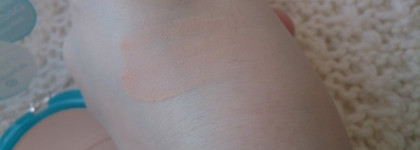 Пудра от Essence Pure Skin Anti-Spot Compact Powder в оттенке 01 Beige для проблемной кожи