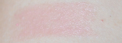 Губная помада Essence Sheer & Shine Lipstick 11 All About Cupcake