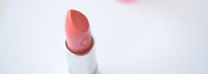 Губная помада Essence Sheer & Shine Lipstick 11 All About Cupcake