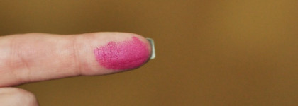 Тени Essence Happy Holidays  Eyeshadow 01 Plum Sugar Fairy