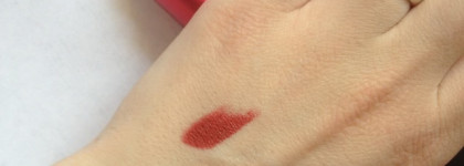 Необычная красная MAC matte lipstick в оттенке Viva Glam I