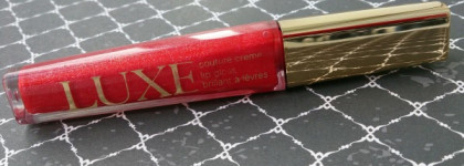 Avon Luxe Couture creme lip gloss brillant a levres Luxurious Red/ Увлажняющий блеск для губ "Люкс" от Avon в оттенке Роскошный красный