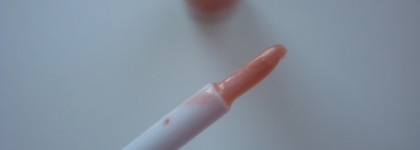 Блеск для губ Faberlic Diamond lights lipgloss "Бриллиантовое сияние" №4384 Сахарный коралл Coral Lace. Сверхбюджетный и довольно приятный