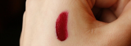 Shiseido Lacquer Rouge в оттенке RD 607