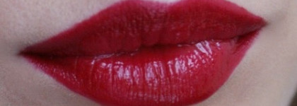 Shiseido Lacquer Rouge в оттенке RD 607