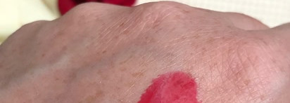 Красный на лето? NYX Butter Gloss Lipstick #blg12 Cherry Pie