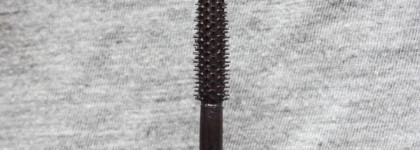 Maybelline The Falsies Push Up Drama #Black