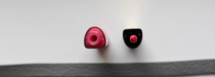 Лепестки сакуры с блеском Avon Luxe Couture Creme Lip Gloss # Proper Pink