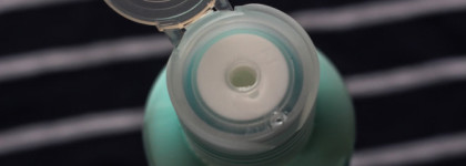 Yves Rocher Hydra Vegetal Hydrating Cleansing Milk