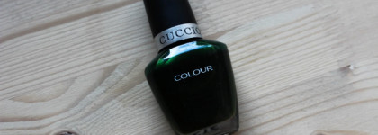 Бутылочное стекло и трава. Cuccio Colour #Glasgow Nights