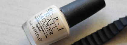 OPI My Vampire Is Buff