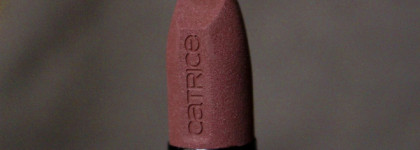 Новинка этой осени: матовая помада Catrice Ultimate Matt Lipstick  #050 Taupless in Love