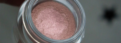 Новинка Essence: кремовые тени Moonlight в оттенках #02 Doll Face и #03 Cosmic