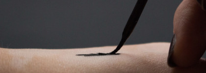 Essence Super Last Eyeliner 18h #Deep Black