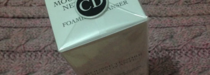 Нежная очищающая пенка с экстрактом бархатного пиона для сухой или чувствительной кожи Dior Mousse Tendre Nettoyante Gentle Foaming Cleanser With Velvet Peony Extract