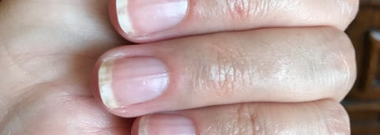 Экспресс-маникюр с Nail Spray China Glaze в оттенке Purple Shimmer